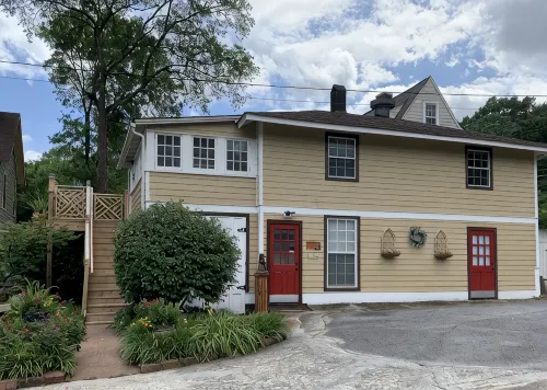 Bear House 1890, Sherfey Suite, Perfect Getaway, Walk to Cafes, Outdoor Activity - Condos