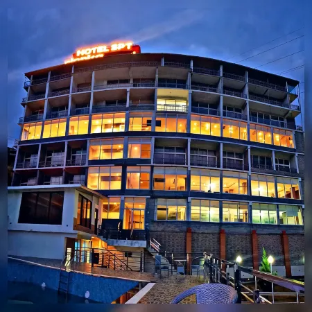 Spt Clarks Inn Suite Mandi