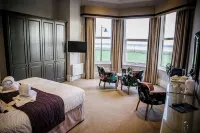 Clifton Arms Hotel - parking