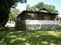Quaint Family, Couples Cottage ON The Lake! Stunning View, Near Marinas, Trails - Chalets