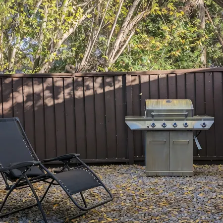 Designer retreat home near Stanford! Luxury, Gym, Peloton, office,Backyard,BBQ