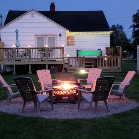 Hot Tub House Kipling Cottages Deck Fire Pit 2 Bed 1 Bath Smart TVs WiFi Sleep 6