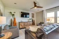 Stylish Condo Elizabethton Tennessee, Private Fenced Back Yard, Family Friendly - Wifi