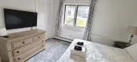 Newly Renovated 2BR - walk to lift;  walk to Stratton Village; easy parking