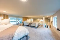 Rainforest Tiny Home Retreat: Rustic Modern
