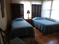 Cozy, Convenient, and Quiet - Bungalows