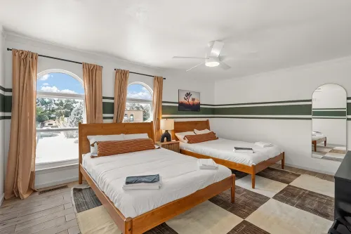 Luxury Amenity Paradise! Sleeps 18 - Pool, Hot Tub, Game Room, Golf, Fire Pit! - Private Pools
