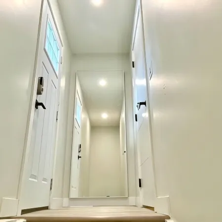 UC WalkingDistance 3BR/2.5BA Up+3BR/2BA Legal Down