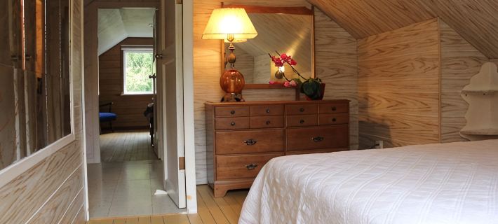Creekbanks Cottage - a nature-lover's retreat Hotels in Comox Valley