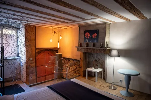 Contemporary cellar in the heart of Arbois KV'O37 - Wi-Fi