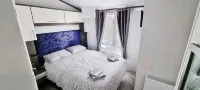 距火烈鳥樂園5英里 - 垂釣湖 - 寵物友好 - 豪華湖畔山林小屋