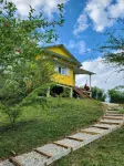 Cute & Cozy Caribbean Cabin on a farm. Hotele w: 