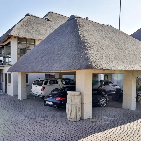 Vaal River Yolo Spaces – Vaal River Bush Lodge