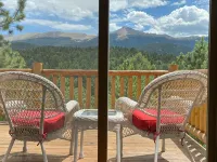 Mountain Sunrise Cabin with breathe taking views.