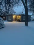 Quaint cottage in town
