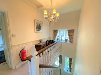 Iconic  Luxury Detached Period House on the River Bank with parking. - 5-Star