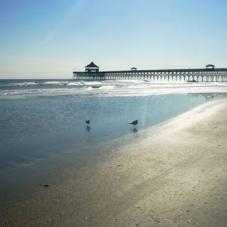 SEAS THE DAY: Charming Folly Beach Apartment awaits your arrival!