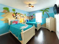 Beautiful villa, 7 bedroom, 6 bath home with private pool and game room. - breakfast