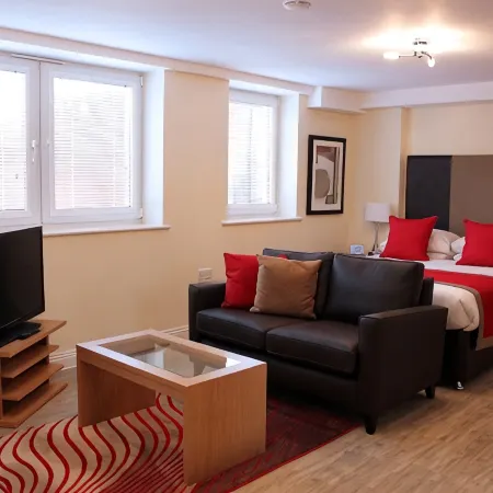 House of Fisher - Central Point Hotels in Basingstoke