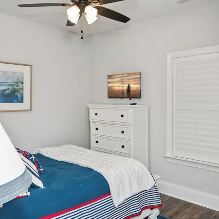 Paradox Place--Cozy Apartment on Oak Island