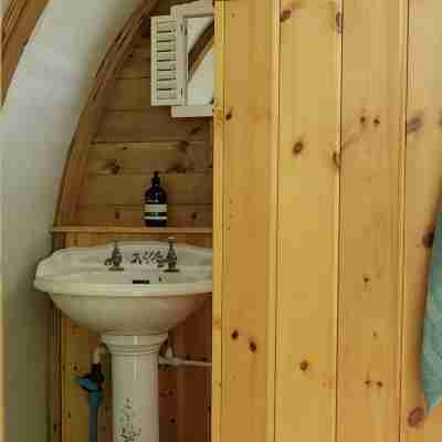 Warwickshire Woodland Glamping Cabin - Oak Rooms