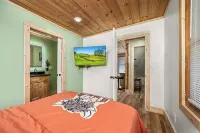 Private Spacious Cabin Retreat • Sleeps 17 • 3 Full Baths • Perfect for Groups - Alppimaja