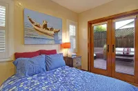 Relax in your Private Retreat - Hot Tub, One Block from Beach & Town! Lic0085 - balcony