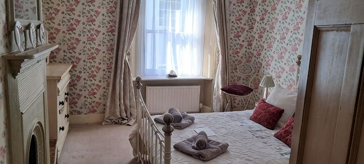 18th Century Cottage On Waterfront, Panoramic Sea Views, Courtyard Garden Hotels in Bideford