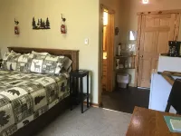 Mountain Peaks Inn, BEAR MOUNTAIN SUITE, Downtown Hill City