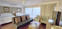 Luxury Ocean Marina View Studio World Famous Ilikai NO RESORT FEES! FREE WIFI - Homestays