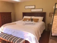 Summers by the Pool - Barnstable Village, Cape Cod, MA Home w/Pool + Beach Pass! - โฮมสเตย์