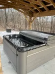 Brand new cabin in the woods with hot tub  1/2 mile from Starview Winery - Alppimaja
