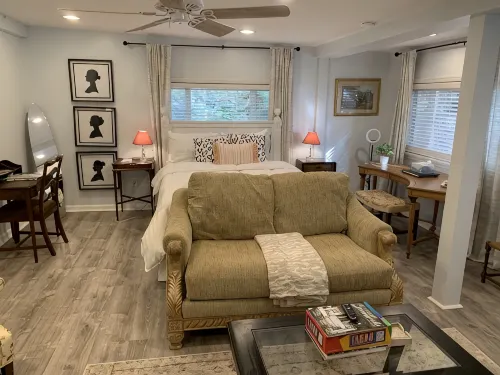 Guest House at Shepard Park - Park setting on private grounds - 3-Star