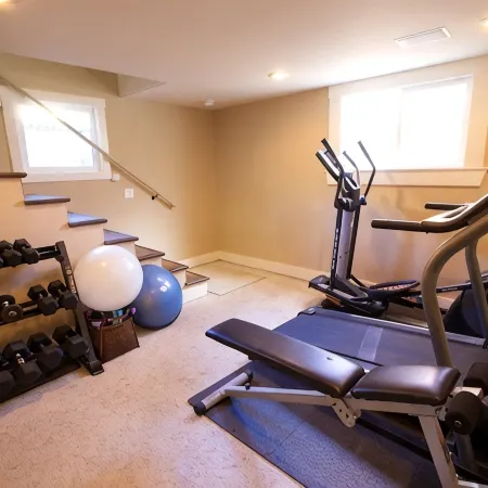 HEATED Pool & Hot Tub in a Quiet Neighborhood- Walk to Town- Dog Friendly
