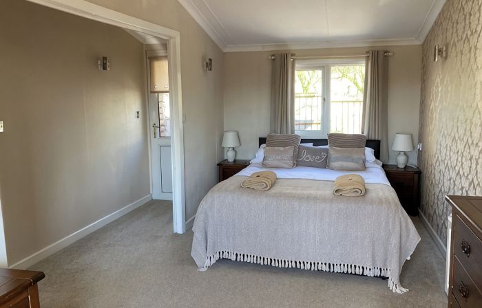 Quakerfield Lodge, with Private Hot Tub Fabulous Views