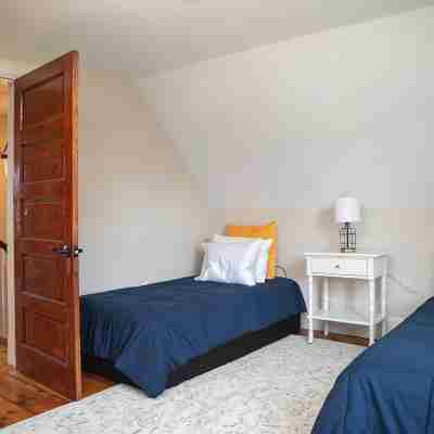 The Sea Eagle - Luxury 5 BR Waterfront Home in Boothbay Harbor with private dock Rooms