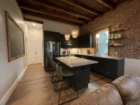 Newly renovated 1800’s one room schoolhouse with modern comforts and a hot tub! Hotels in Rapho Township
