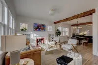 Beautiful & Bright - Walk to OU & the Mont - King Bed, 3 Bedrooms, Fresh Remodel - بوتيك