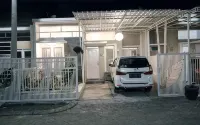 Villa Poermira 2 Batu - Two Bedroom - balcony