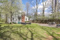 Scarlett Scales Cottage in Downtown Franklin - บังกะโล