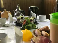 Auberge Desprairies - breakfast