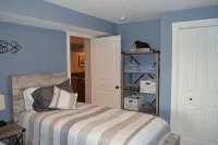 Renovated home in vintage neighborhood, close to airport, hospitals, & downtown. - ห้องครัว