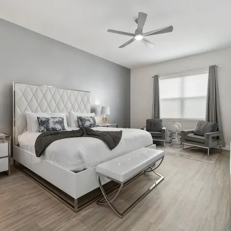 CLOSE TO DISNEY / FREE SHUTTLE / PRIVATE POOL AND SPA