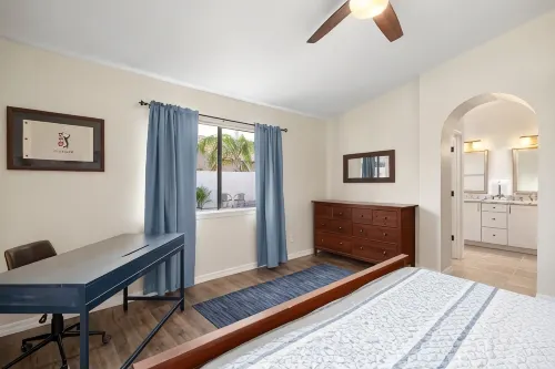 Family Friendly 4Br Retreat w/ Heated Pool, Fire Pit – Near Downtown Gilbert - Hot Tub
