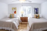 Trendy 3 Bedroom 2 Bathroom In Historic Village - Walk To Everything - 4-Star