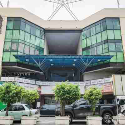 Spot on 89726 Capsule Inn Hotel Exterior
