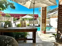 Baja House - Swimmingpools