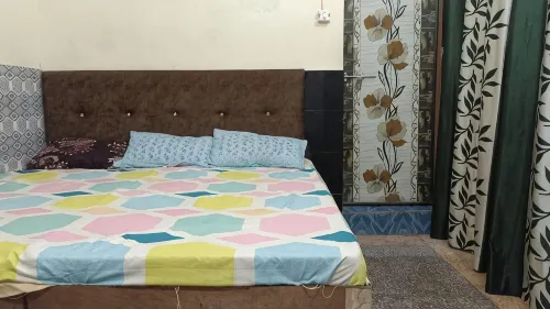Shree Gopal Niketan - Pensionaatit