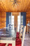 CozyCreekCabin-Treehouse-Large Deck-Mountain Home - شاليه