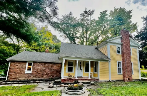 Charming renovated historical farmhouse in the heart of wine country! - Homestays